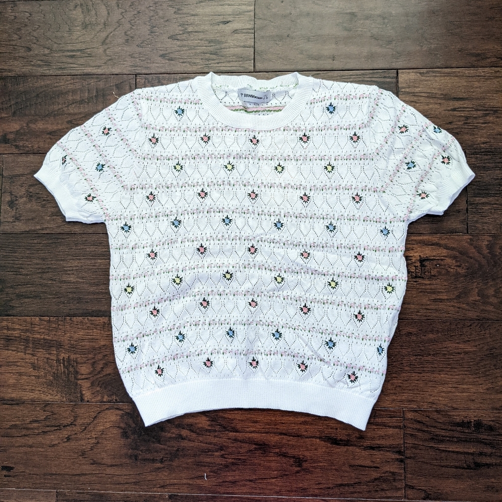 NWT Floral Embroidered Short Sleeve Pointelle Sweater Sweet & Unique Sz L